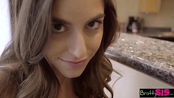 سورينا كس عاهرة من شأنه أن يمارس الجنس بغض النظر عن الموقف